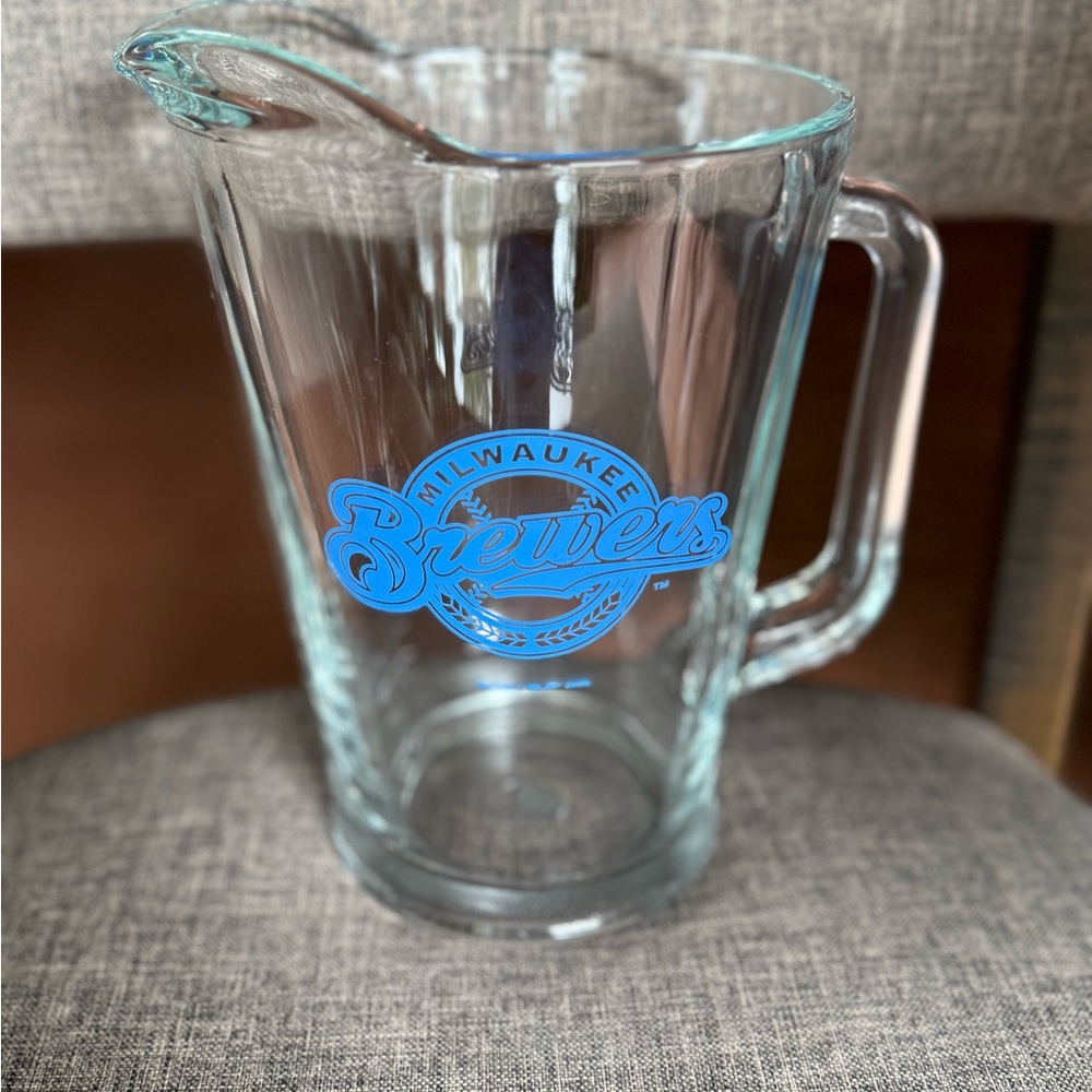 2008 New Rare Milwaukee Brewers Glass Beer Pitcher original MLB sticker